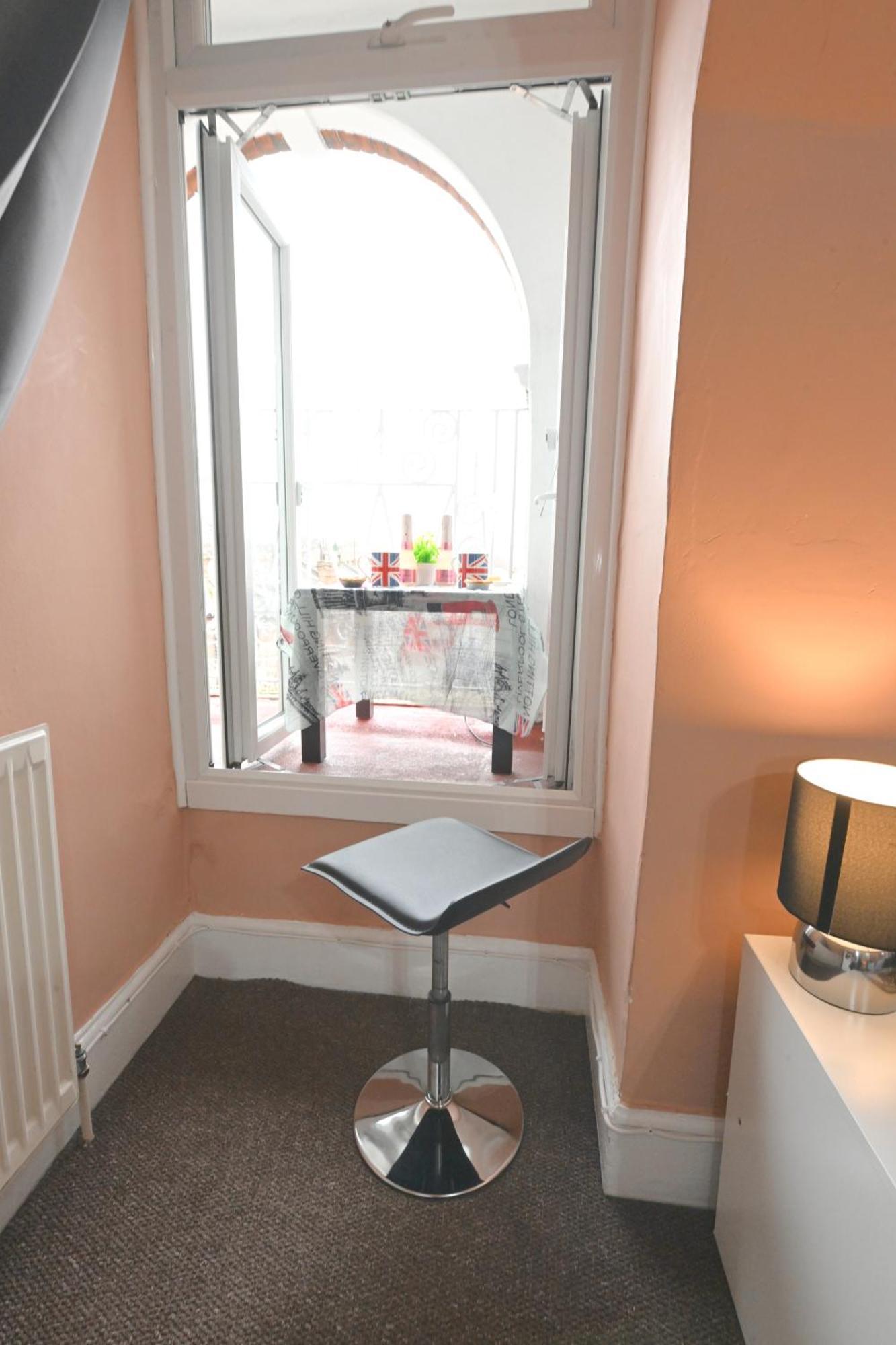 Stunning 3 Bedroom Serviced Flat In North Londres Exterior foto